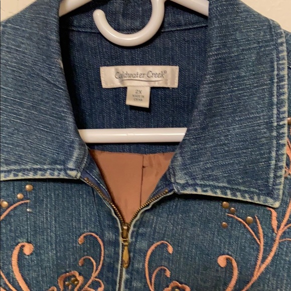 Stunning embroidered denim jacket - Picture 2 of 9